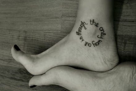 erros comuns ao escolher frase para tatuagem masculina