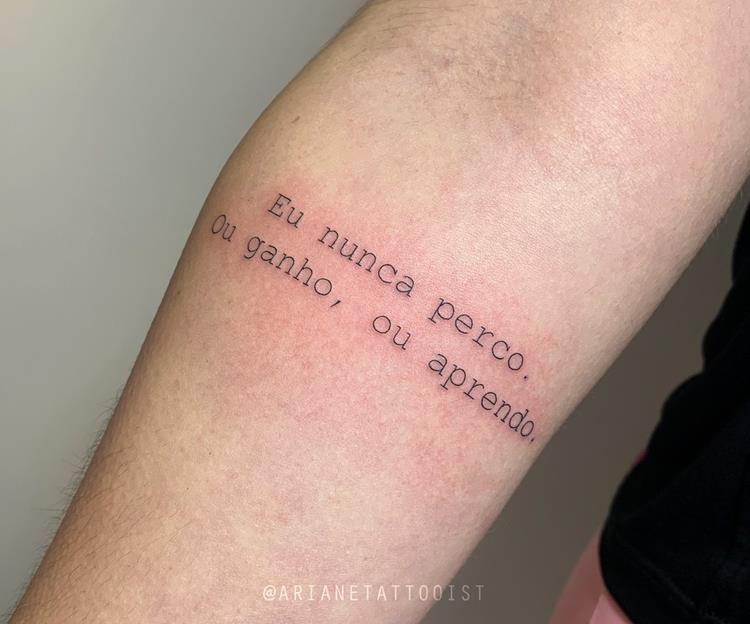 erros comuns ao escolher frase para tatuagem masculina
