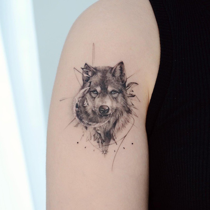 tatuagem de lobo feminina