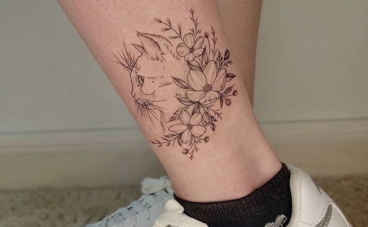 tatuagem blackwork canela