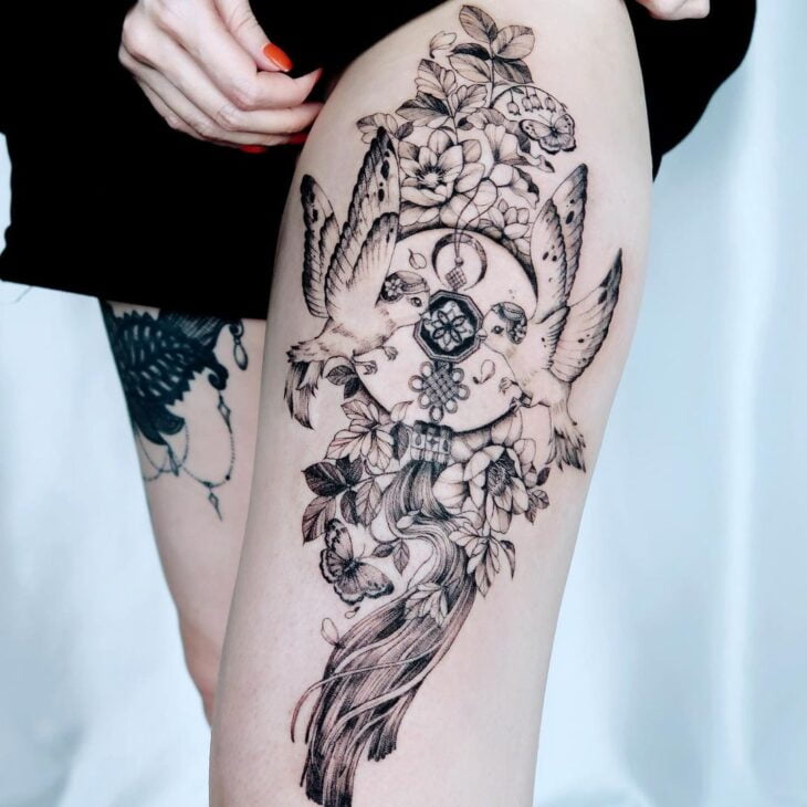 melhores ideias de tatuagem na coxa feminina