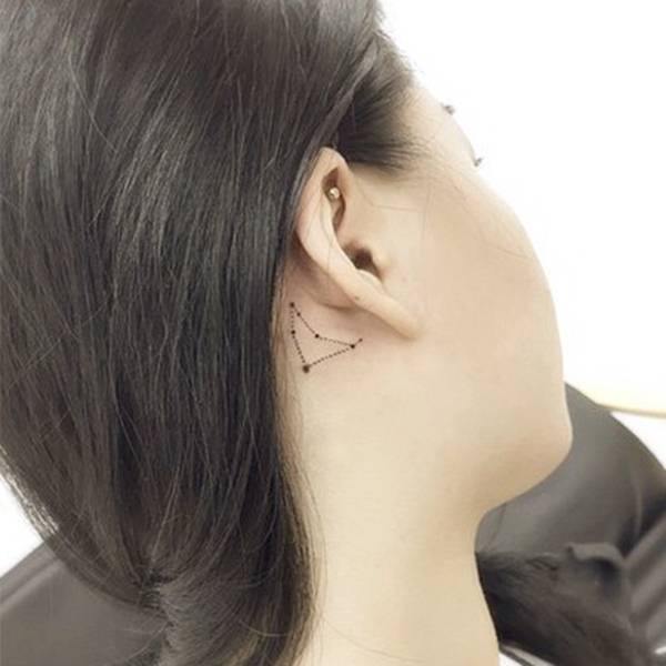 Tatuagem Atrás Da Orelha Escrita