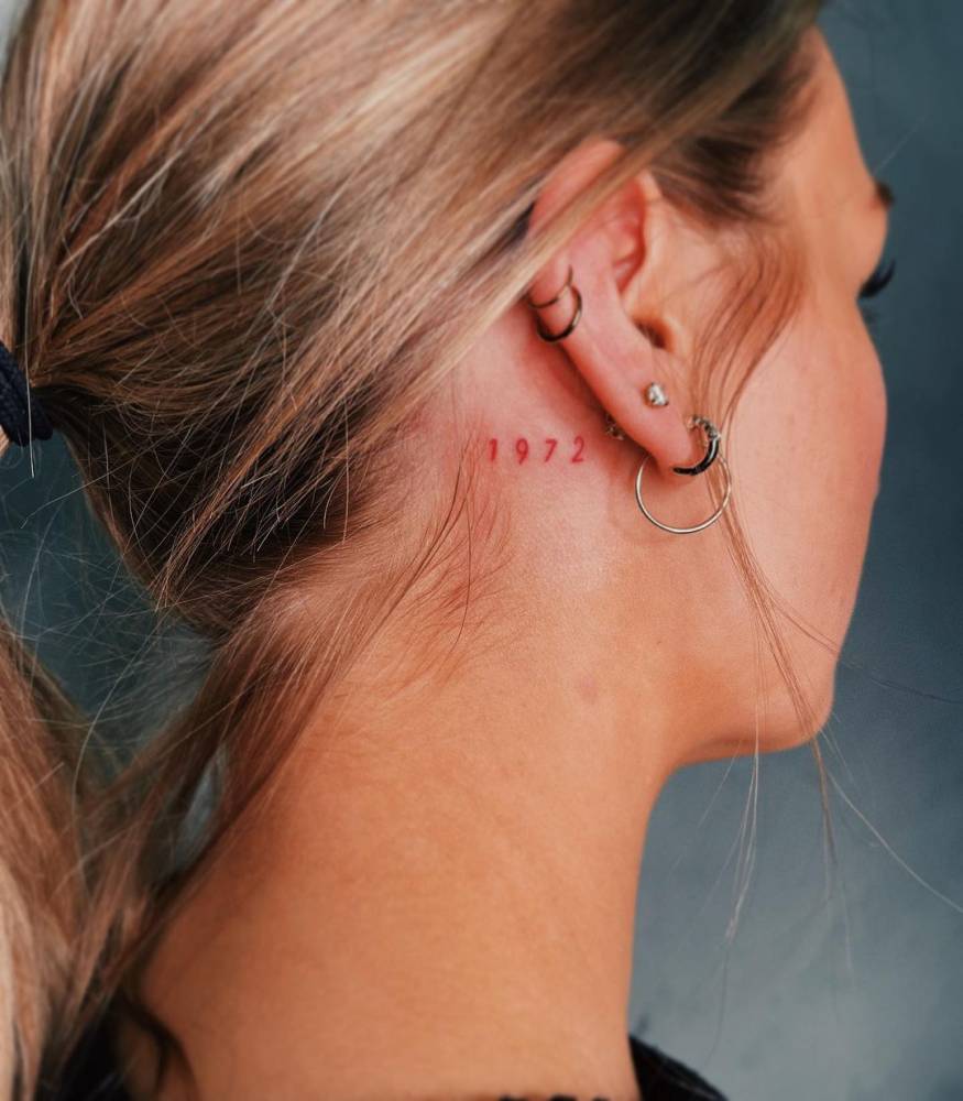 Tatuagem Atrás Da Orelha Escrita