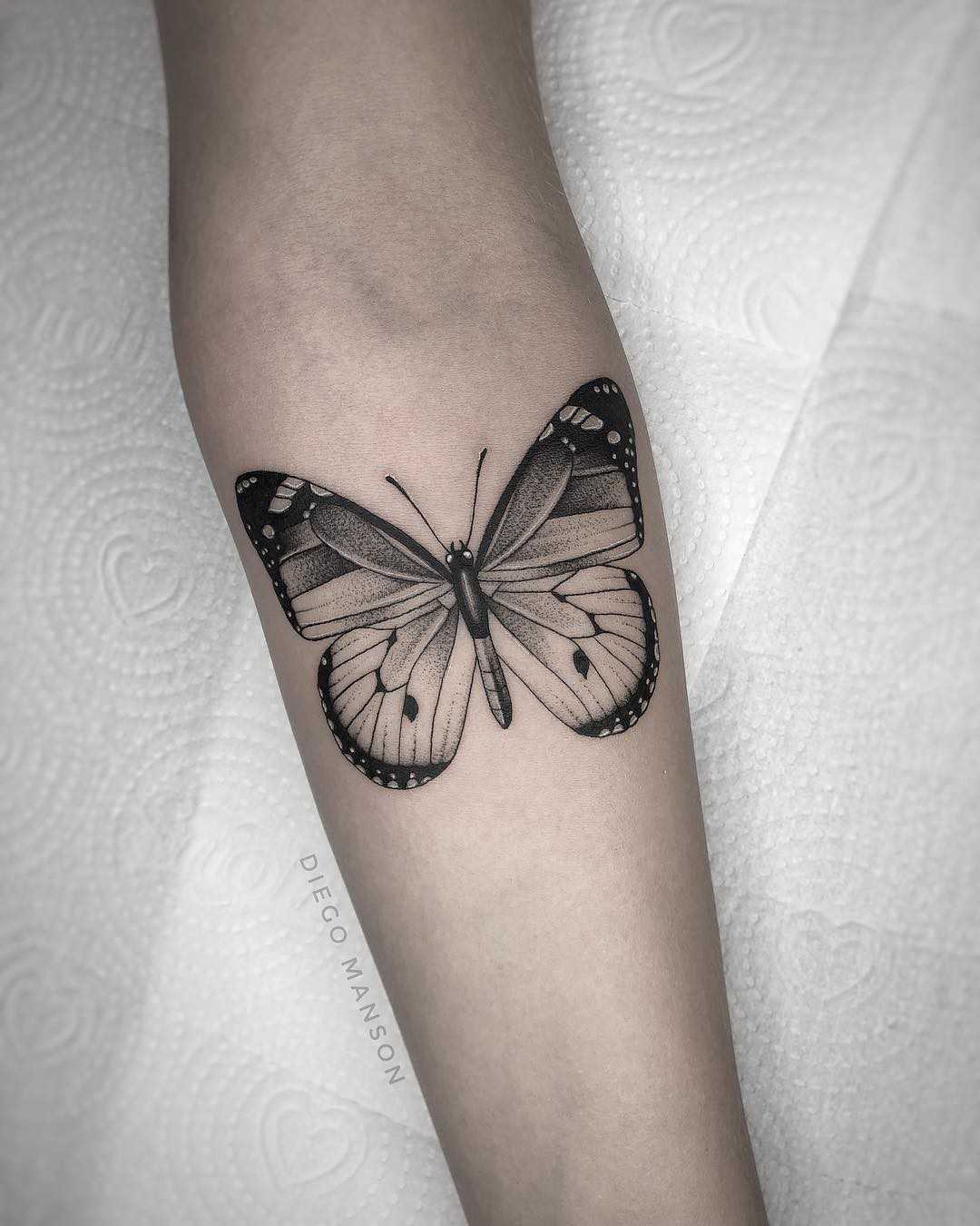ideias tatuagem borboleta pequena delicada