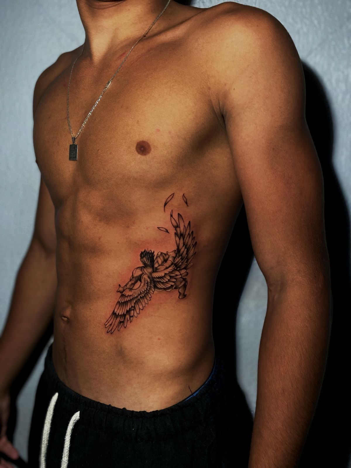 erros comuns ao fazer tatuagem na costela