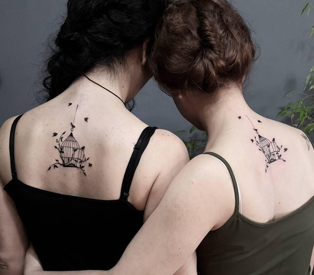 tatuagem de amiga vs tatuagem de casal