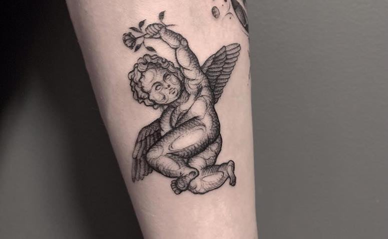 tatuagem anjo guardião braço