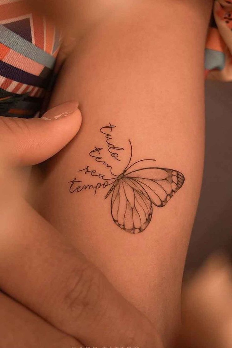 melhores ideias tatuagem borboleta braço