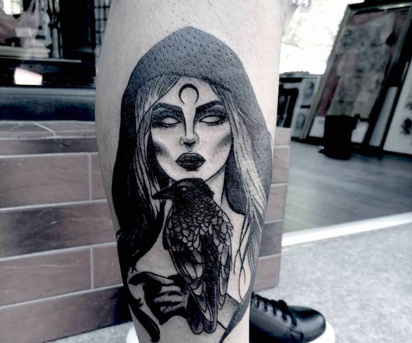 Tatuagem De Bruxa No Braço