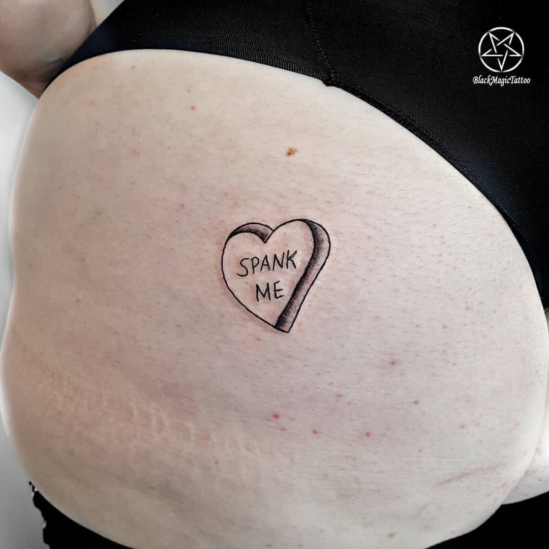 quanto custa uma tatuagem de coração na bunda