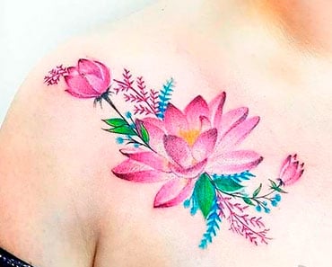 tatuagem de flor delicada vs tatuagem floral grande