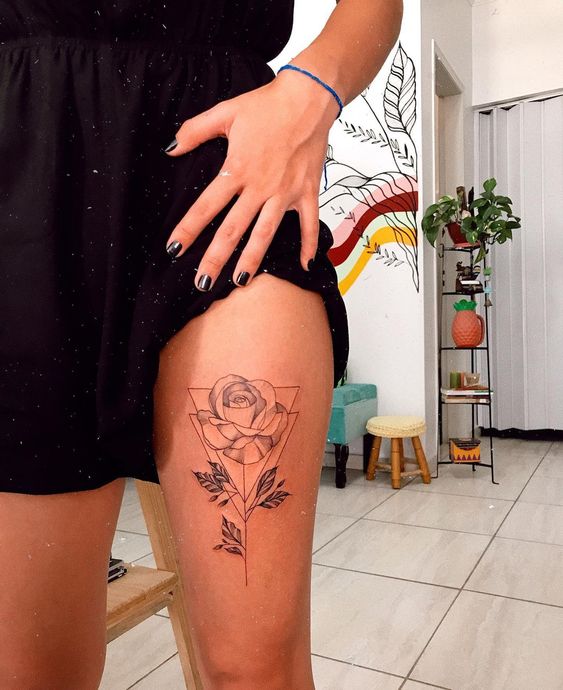 quanto custa uma tatuagem de flor na perna
