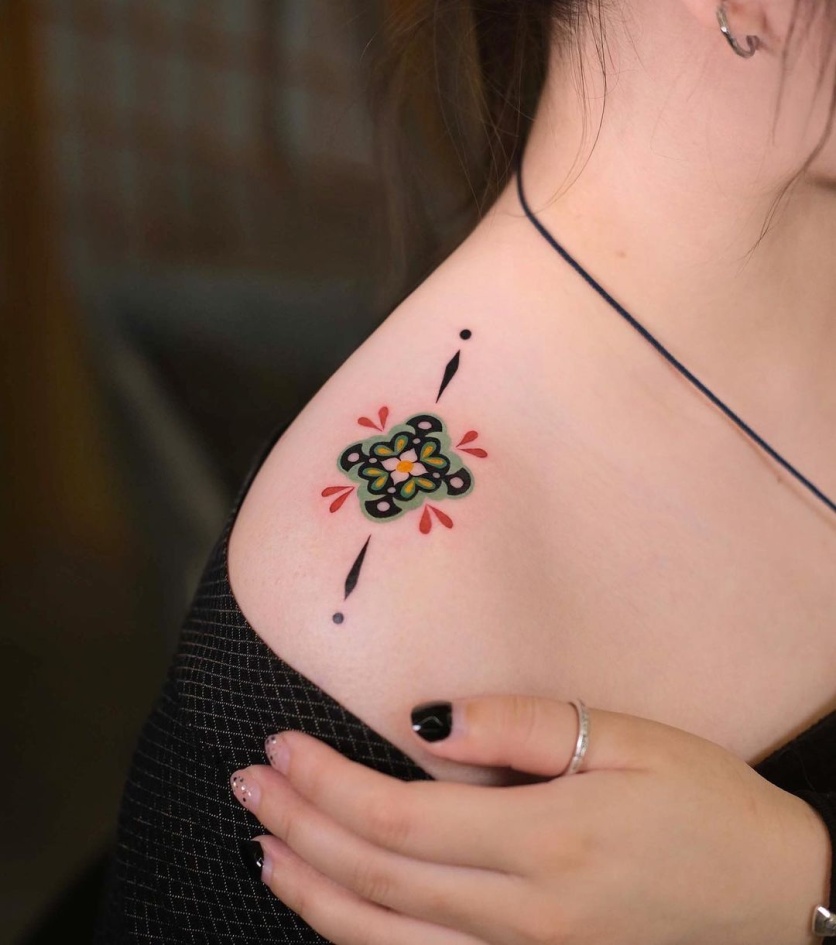tatuagem de flor de lótus no ombro significado