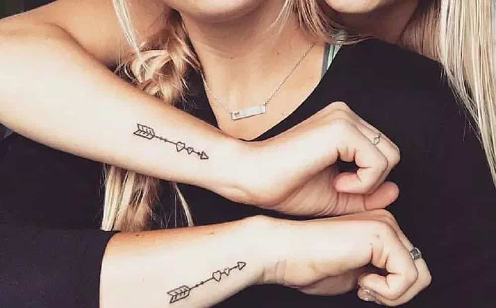 ideias de tatuagem de irmã para fazer juntas