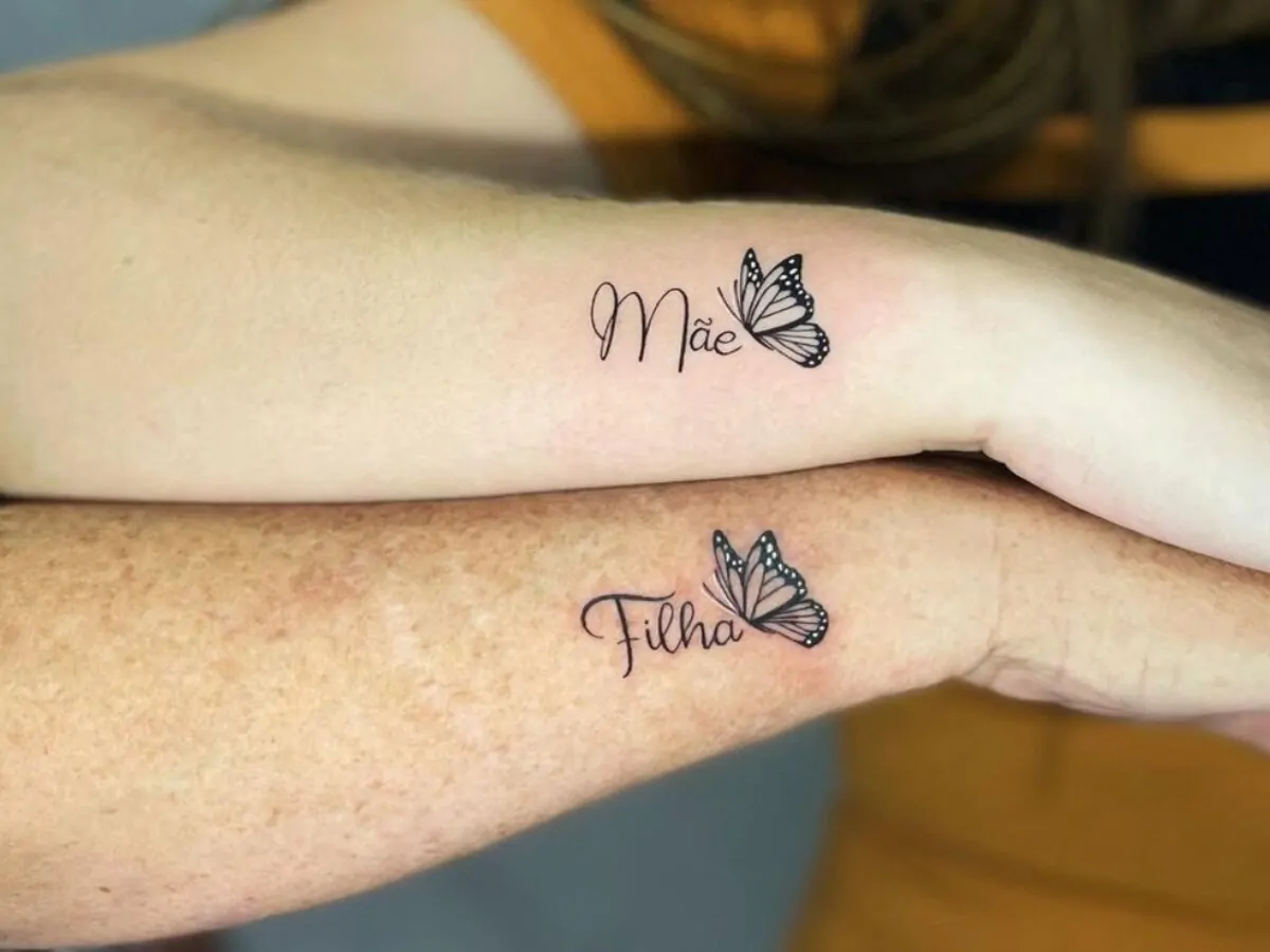 tatuagem de mãe e filha delicada