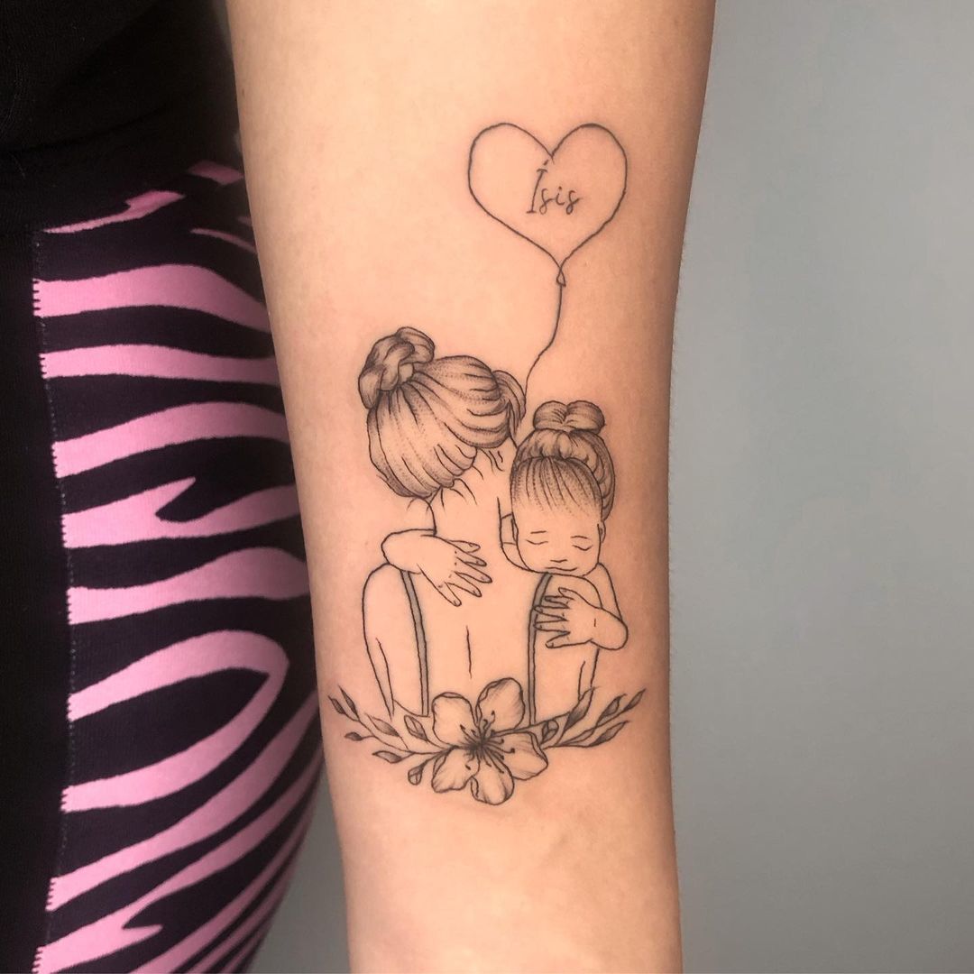 tatuagem de mãe e filha com nome