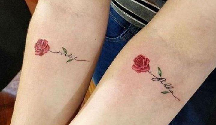 tatuagem de mãe e filha pequena