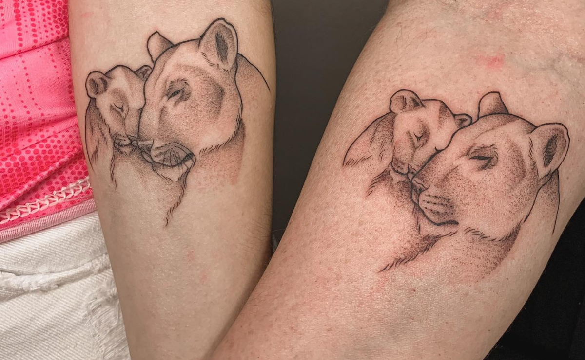 tatuagem de mãe e filha grande