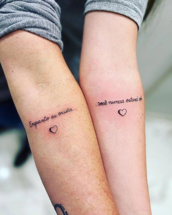 tatuagem de mãe e filha braço