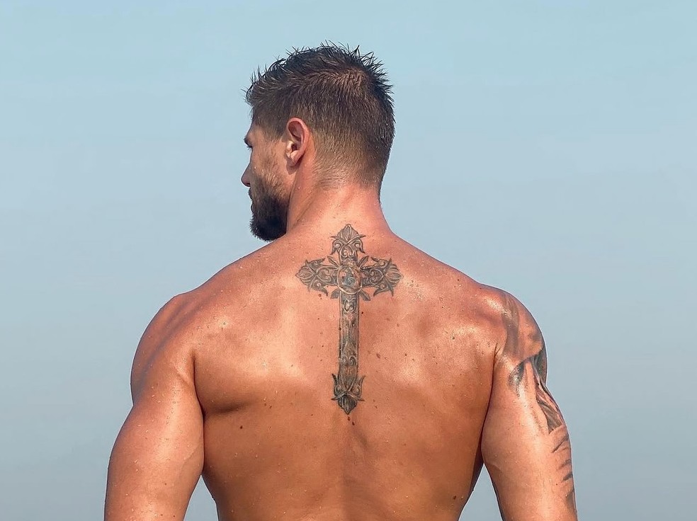 tatuagem abebé oxum traço fino