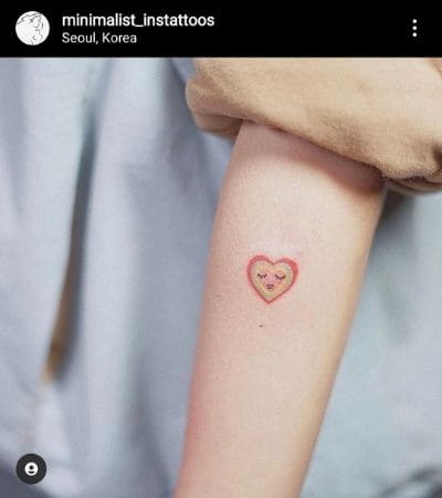 tatuagem de flor de lótus pequena significado