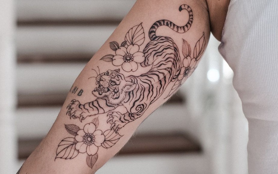 tatuagem feminina de tigre