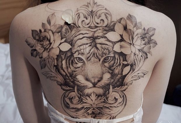 tatuagem feminina de tigre