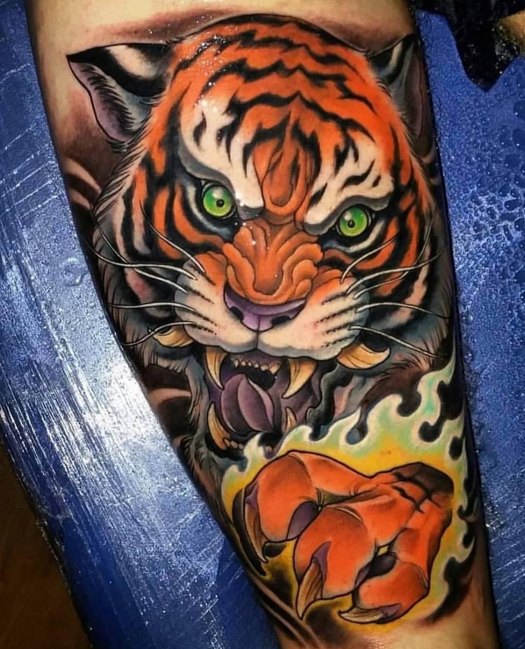 tatuagem feminina de tigre
