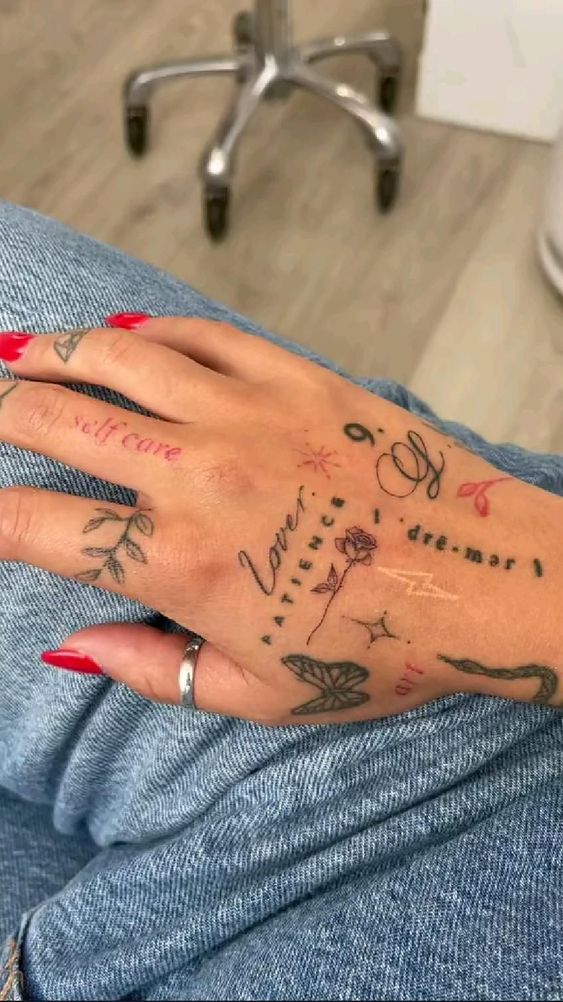 tatuagem fineline vs aquarela feminina qual escolher