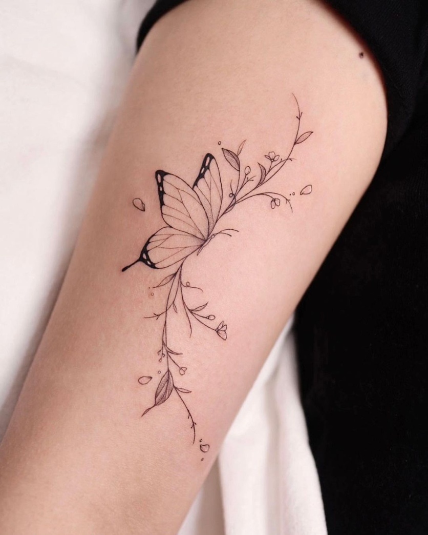 50 Ideias de Tatuagem Feminina nas Costas Flores e Borboletas