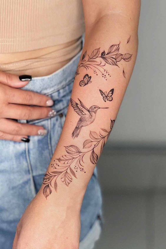 tatuagem feminina no braço com significado
