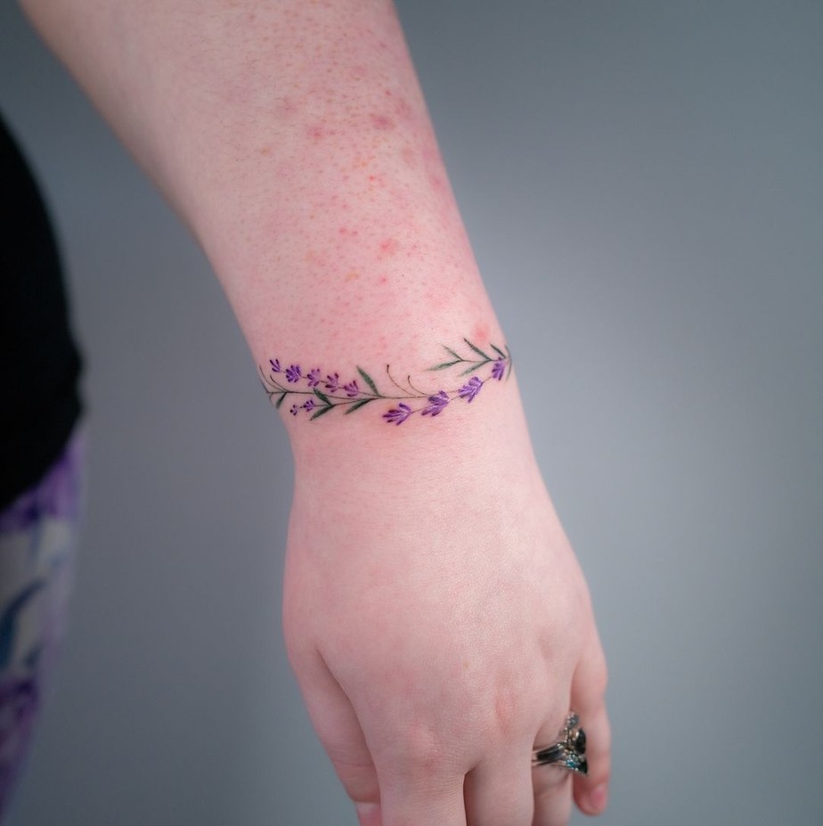 quanto custa uma tatuagem de rosa no braço feminina