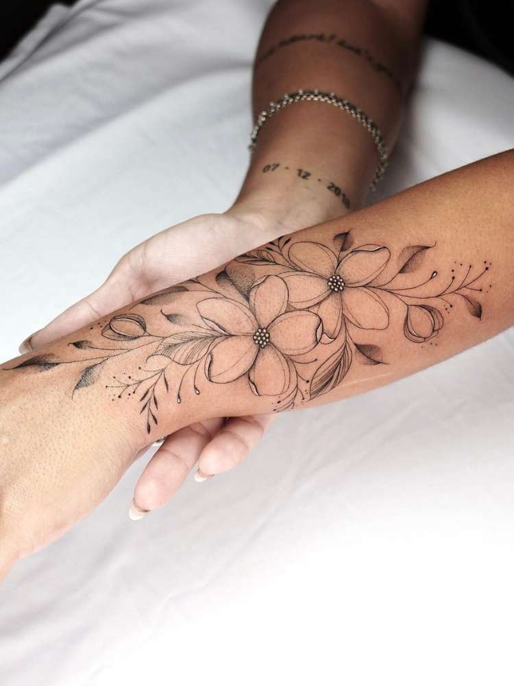 melhores ideias tatuagem feminina sombreada braço