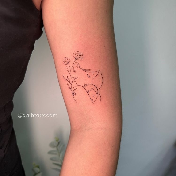 ideias de tatuagem delicada para filhos com nomes