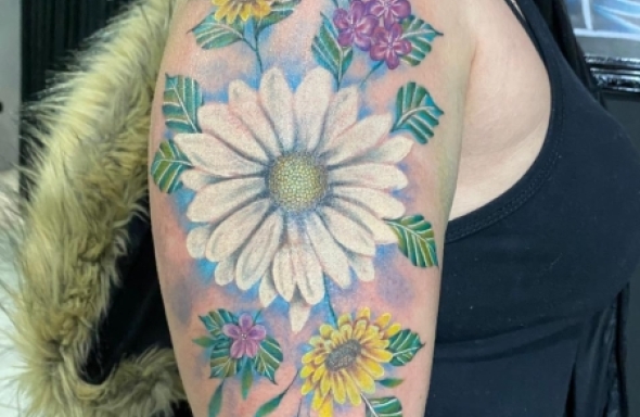 como cuidar tatuagem flor fineline