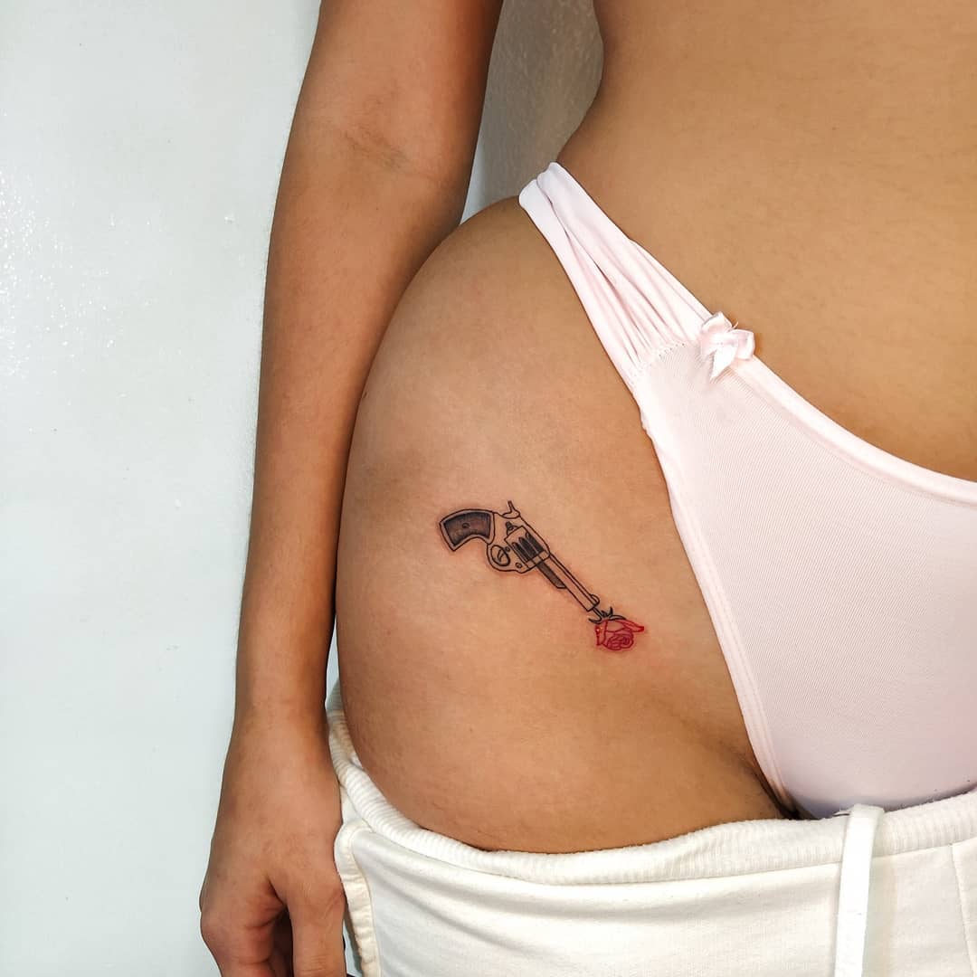 tatuagem íntima feminina delicada