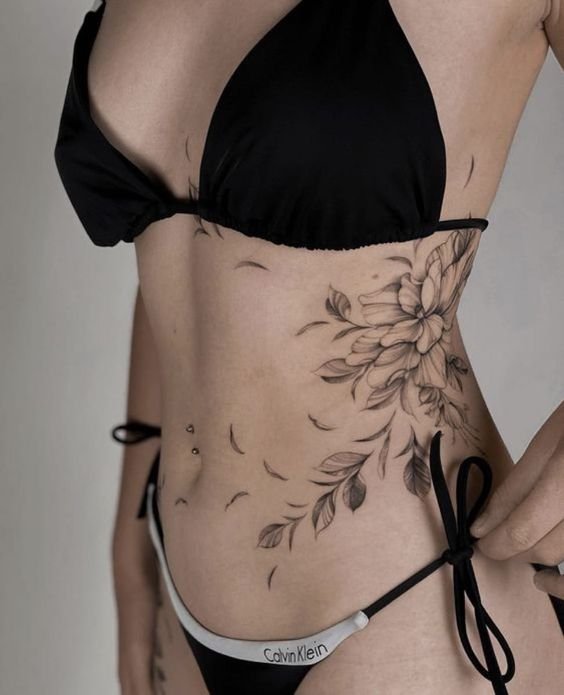 tatuagem neo tradicional barriga