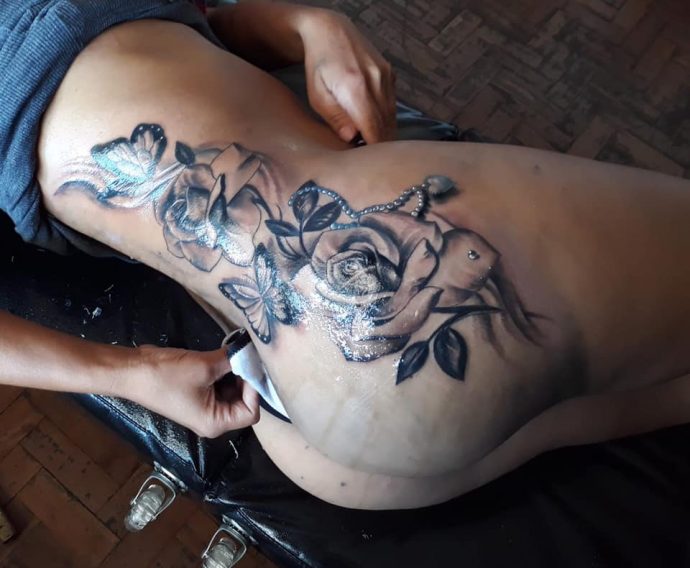 tatuagem na bunda