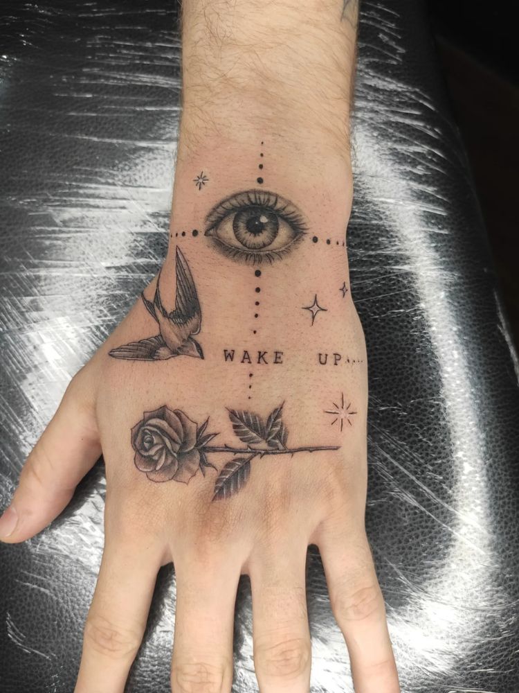 melhores ideias de tatuagem na mão feminina