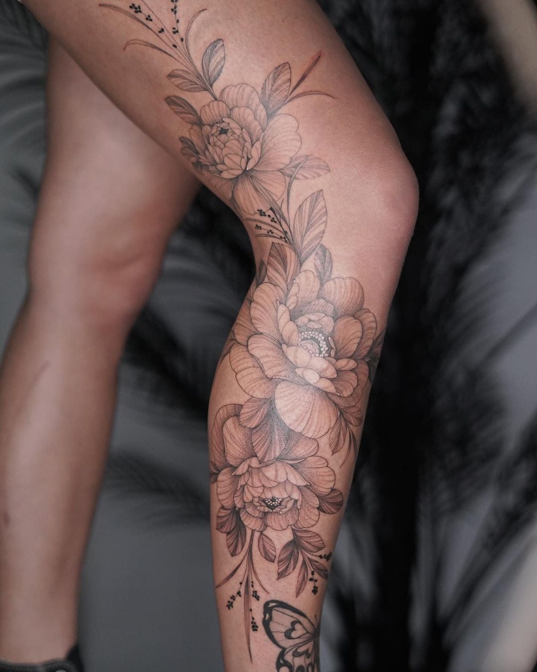 ideias de tatuagem na perna feminina delicada