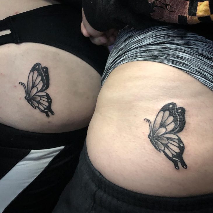 tatuagem no glúteo vs tatuagem na coxa feminina