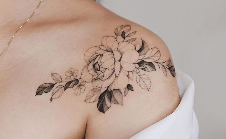 melhores tatuagens femininas no ombro para inspirar