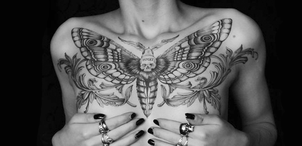 tatuagem no peito feminina