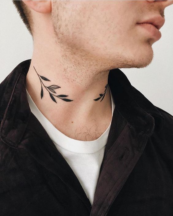 tatuagem pescoço delicada