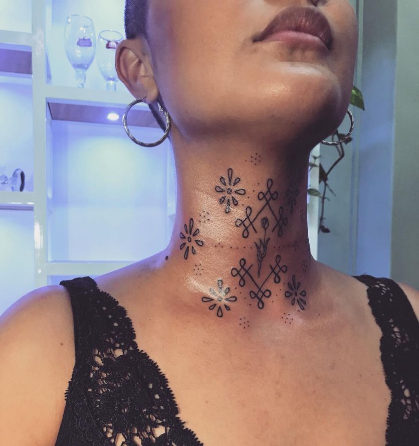 tatuagem pescoço discreta