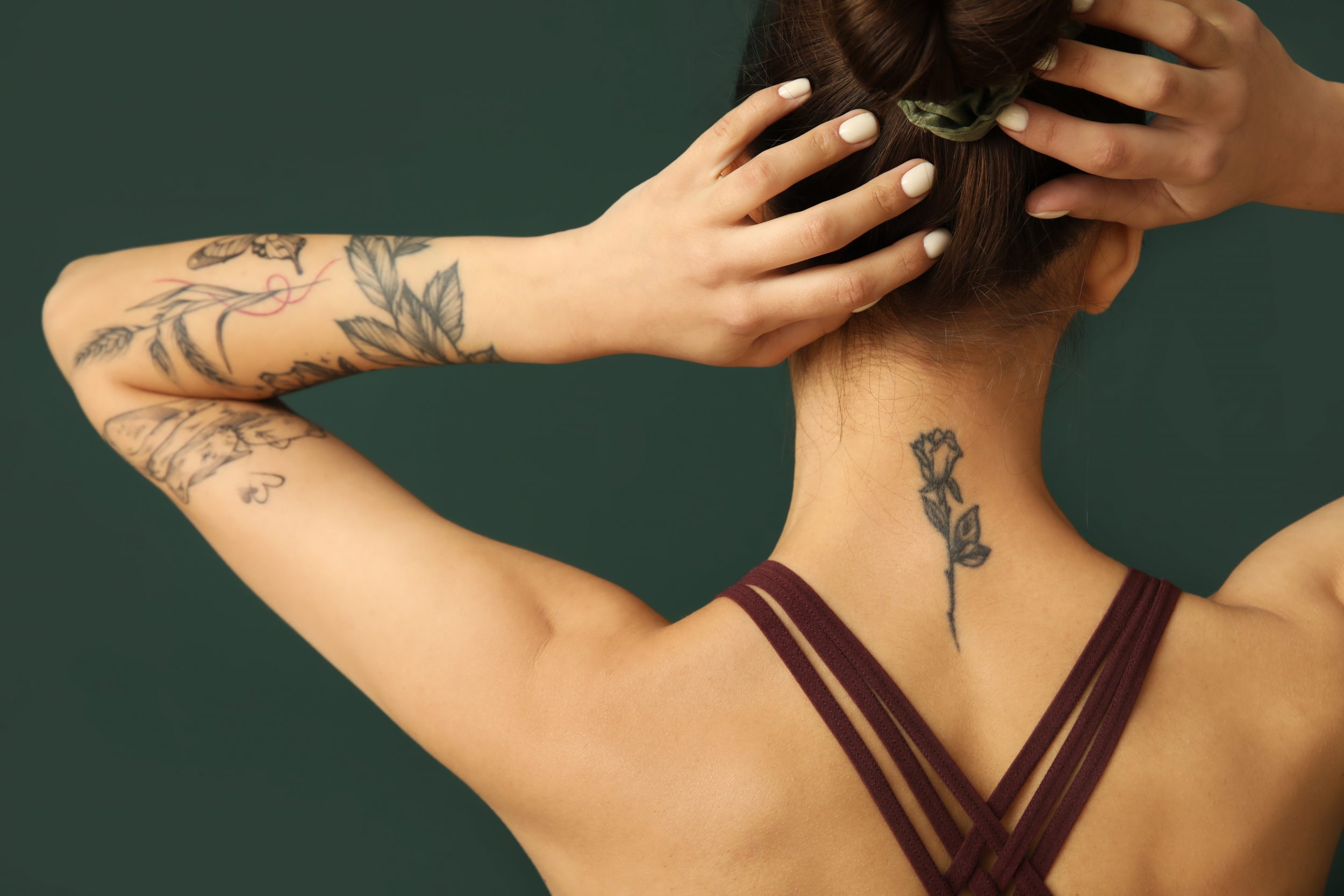 tatuagem pescoço 777
