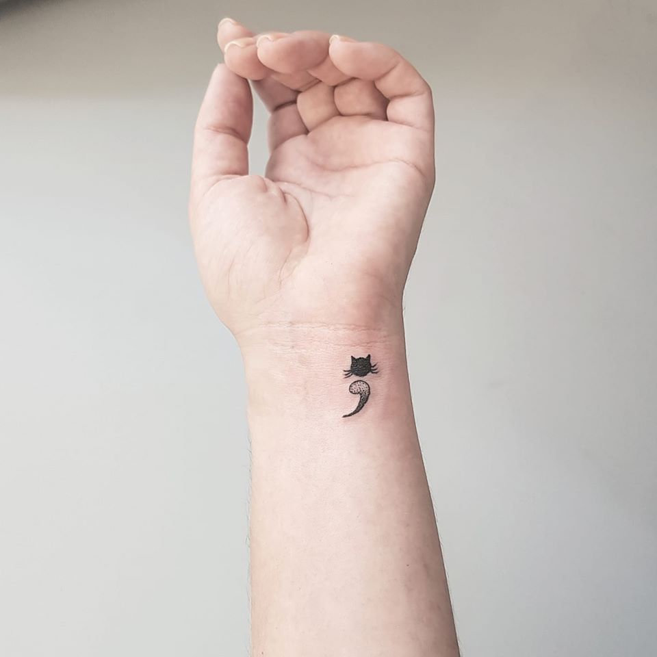 tatuagem ponto e virgula borboleta arrependimento