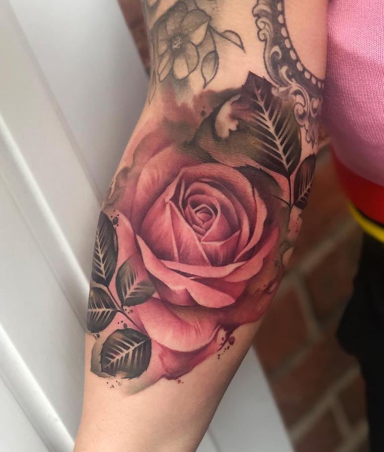 tatuagem quadril e coxa