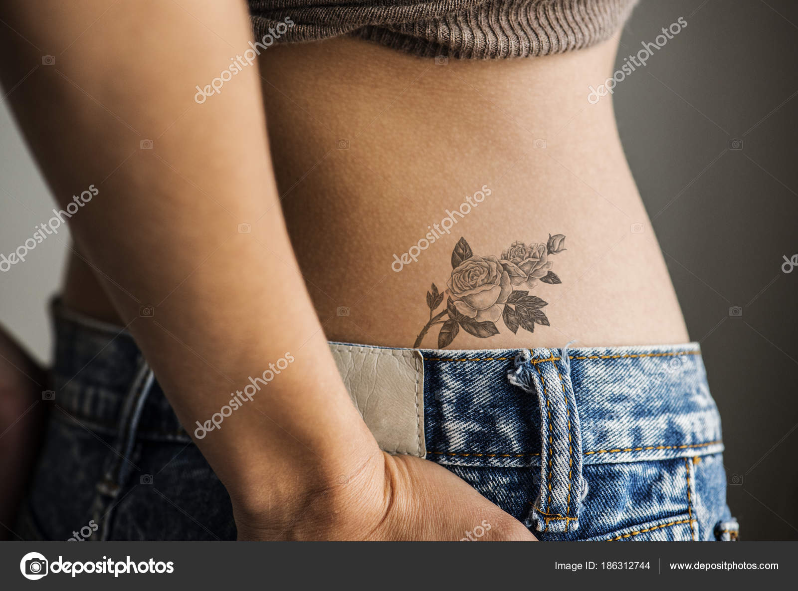 tatuagem quadril e coxa