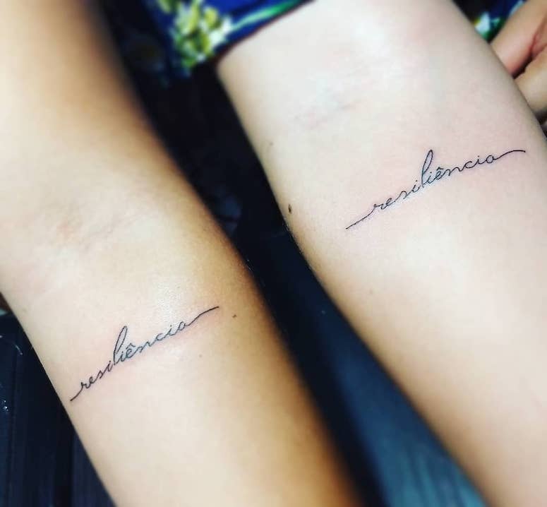 ideias inspiradoras tatuagem resiliência fine line feminina